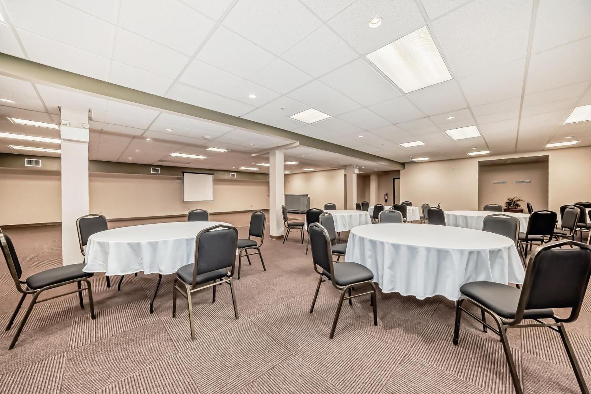 Grande Cache Inn & Suites Zewnętrze zdjęcie