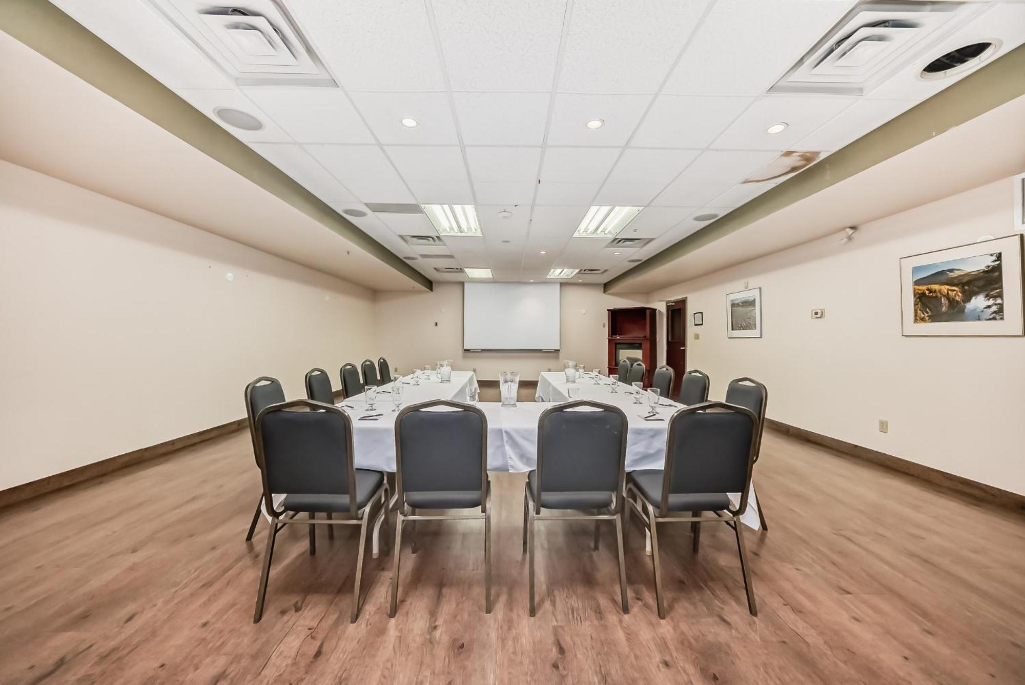 Grande Cache Inn & Suites Zewnętrze zdjęcie