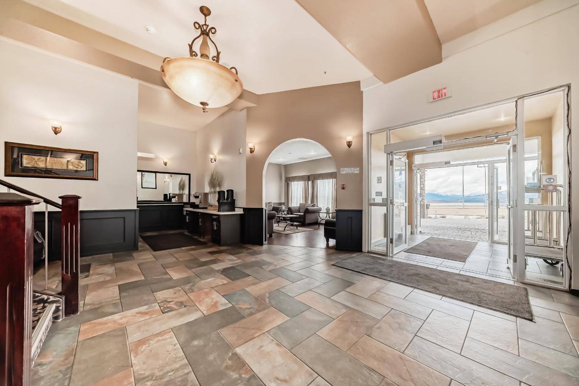 Grande Cache Inn & Suites Zewnętrze zdjęcie