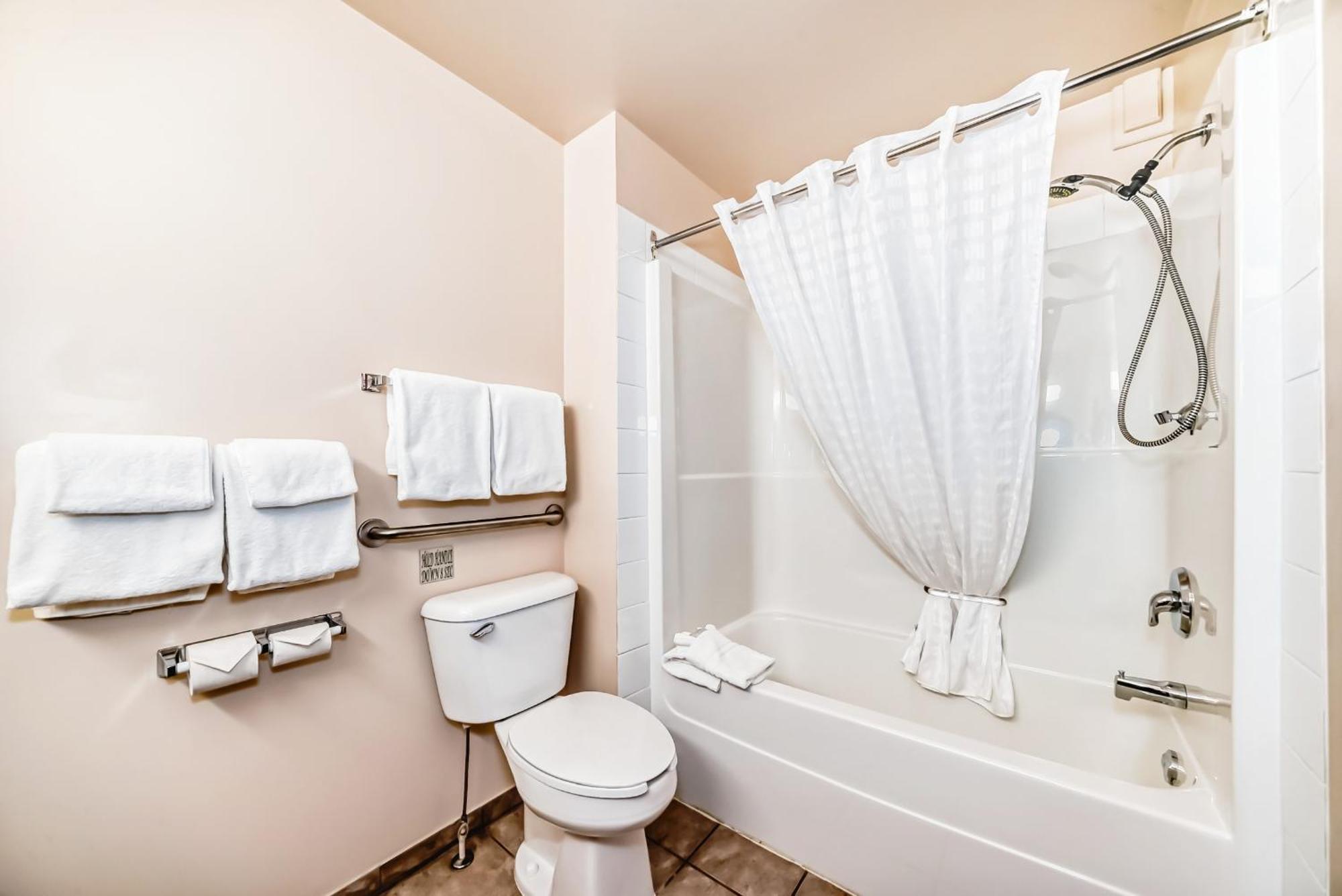 Grande Cache Inn & Suites Zewnętrze zdjęcie