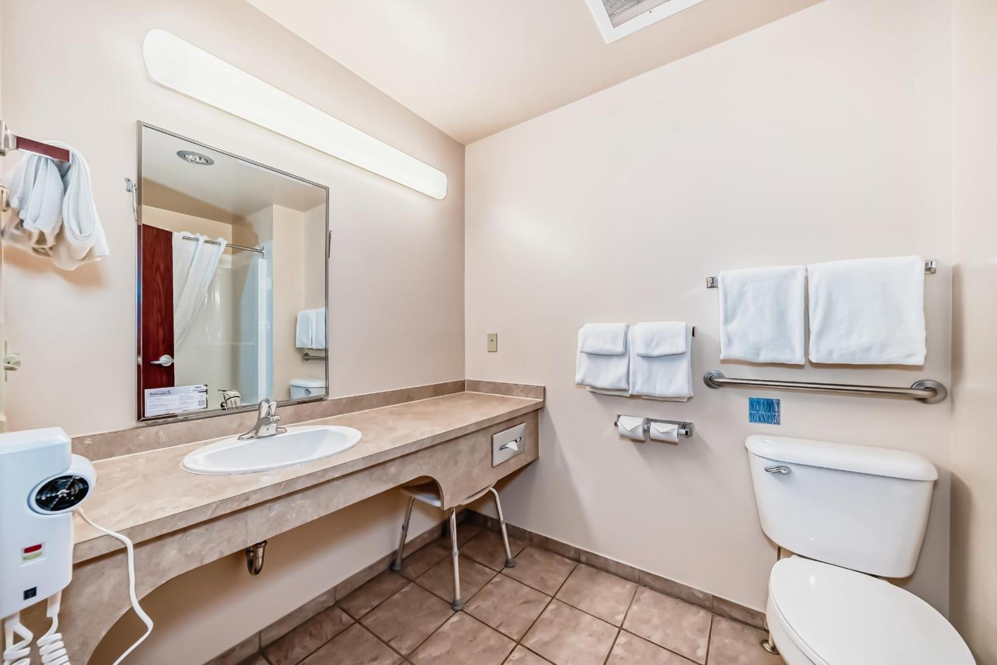 Grande Cache Inn & Suites Zewnętrze zdjęcie