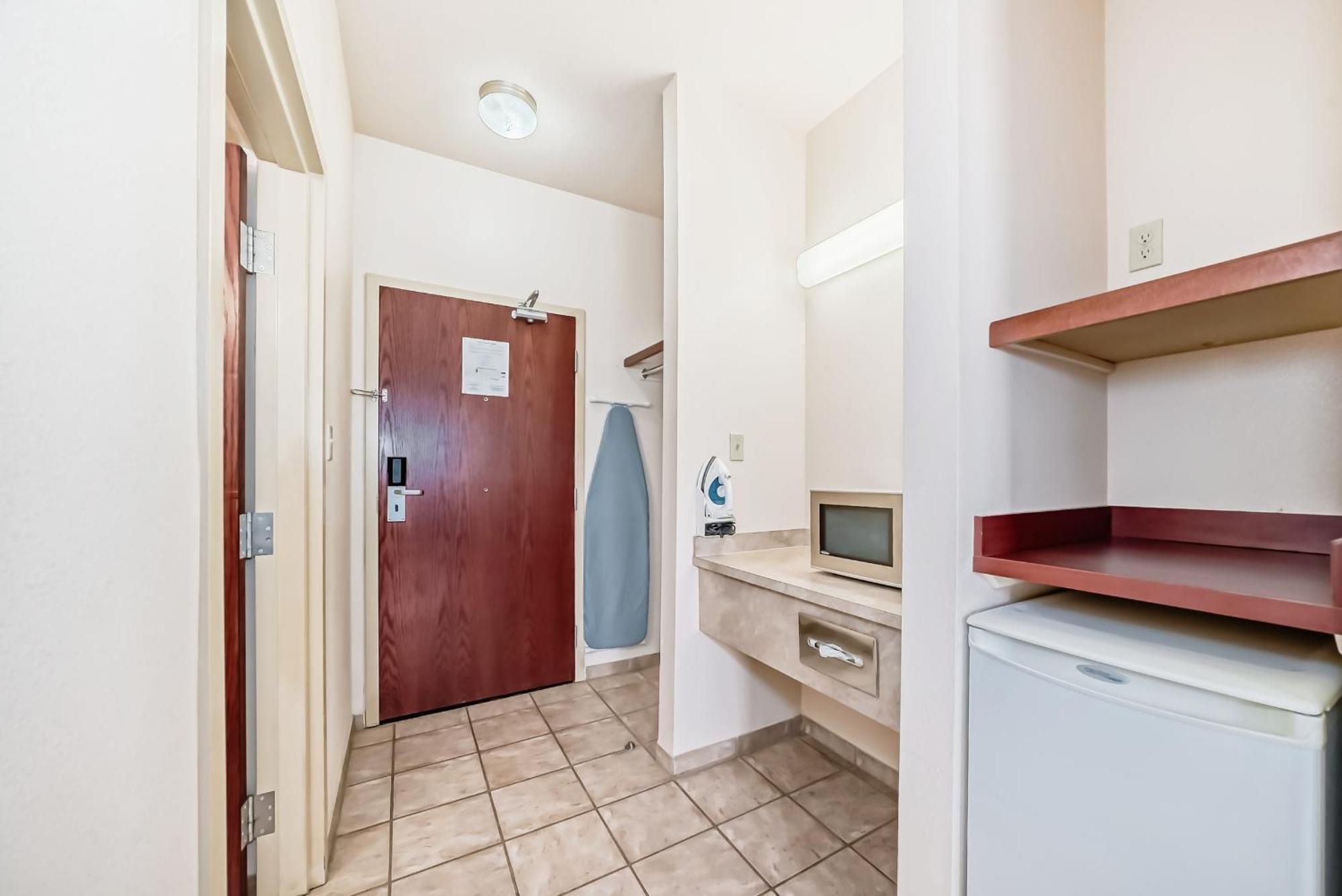 Grande Cache Inn & Suites Zewnętrze zdjęcie