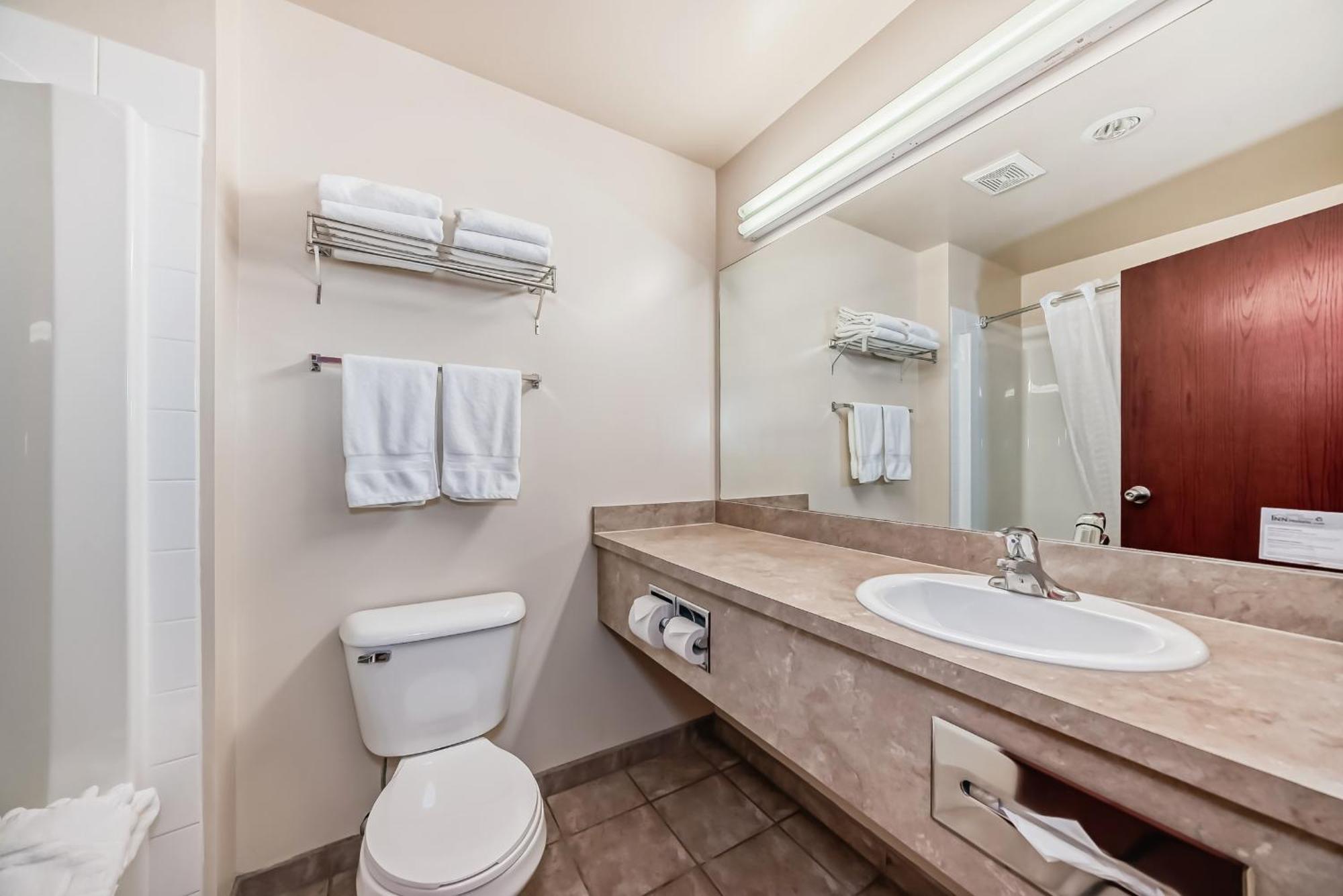 Grande Cache Inn & Suites Zewnętrze zdjęcie