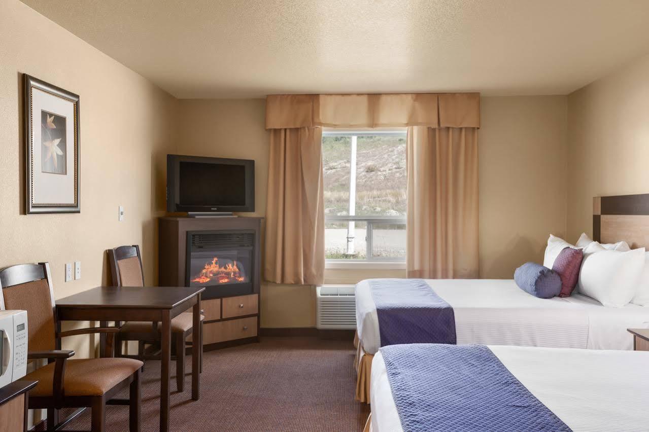 Grande Cache Inn & Suites Zewnętrze zdjęcie